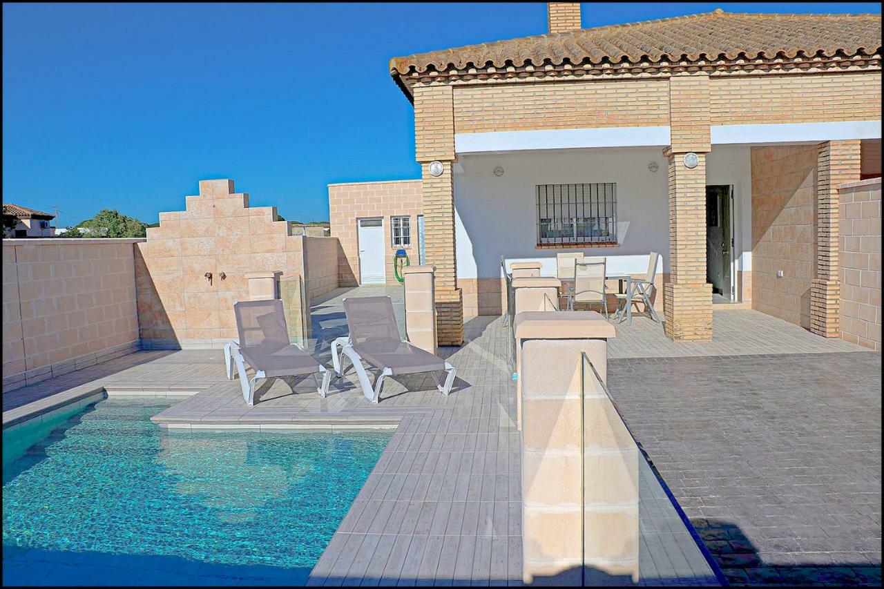 Chalet Penuelas Con Piscina Conil De La Frontera Exteriör bild